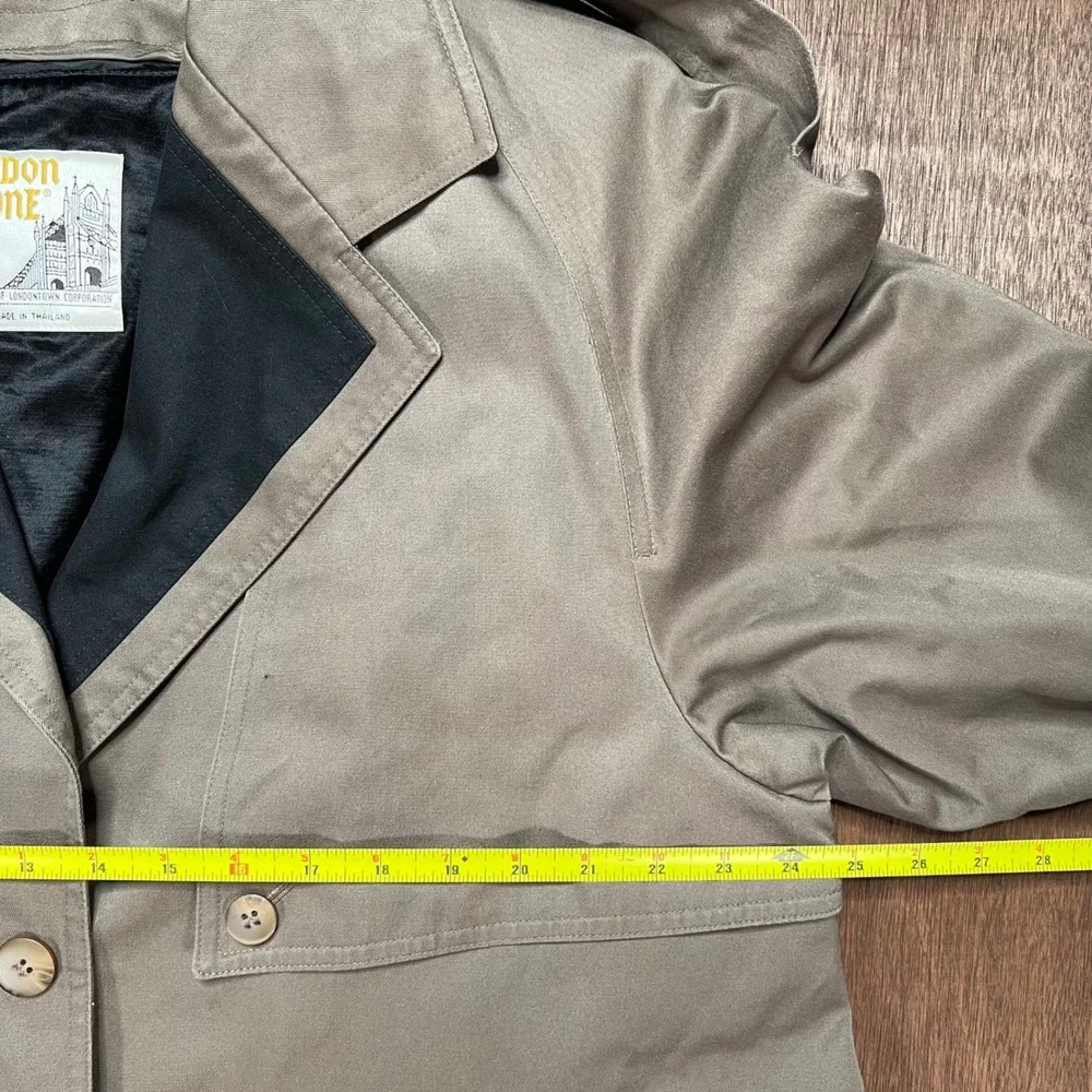 London Towne Vintage Trench Coat Tan Taupe Zip Out Lining Mens 14 Reg RN 68369 - Picture 9 of 13